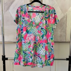New with tags Lilly Pulitzer v neck tee